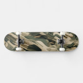 Layerte Formen in Tarnfarben Skateboard (Horizontal)