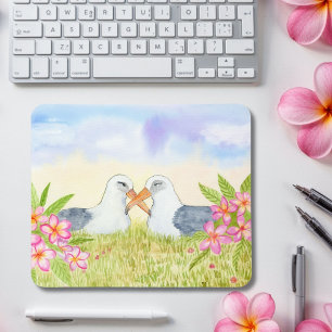 Laysan-Albatros mit rosa Plumerien Mousepad