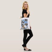 Laze Furdays - Niedliche Lazy Cats Design Tasche (Am Model)