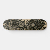 Lazy floral Muster in Gold auf schwarz  Skateboard (Horizontal)