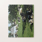 Lazy Kühe, die unter einem Baum sitzen Puzzle (Vertikal)