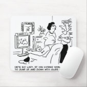 Lazy Man beobachtet Pferderennen im Fernsehen Mousepad (Mit Mouse)