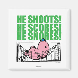 Lazy Napping in einem Fußballziel Magnet