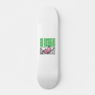 Lazy Napping in einem Fußballziel Skateboard