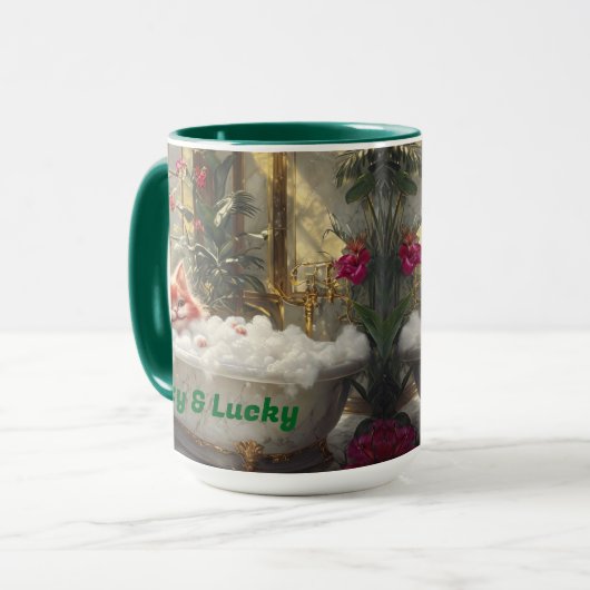 Lazy und glücklicher roter Cat in Luxusbath Tasse (Vorderseite Links)