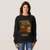 Lazy Weekend Faultier Niedlich auf einem Sofa sitz Sweatshirt (Vorne ganz)