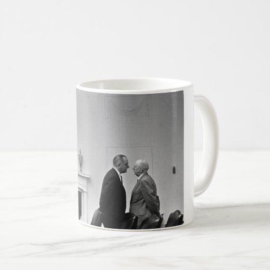 LBJ, welches die Behandlung gibt Kaffeetasse (VorderseiteRechts)