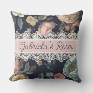 Le Boudoir Noir Vintag Lace und Fabric Kissen