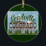 Leadville Colorado Fun Retro Snowy Mountains Keramik Ornament<br><div class="desc">Leadville Colorado Neo Vintage Reisedesign im lustigen Retro-Cartoon-Stil mit schneebedeckten Bergen,  Wäldern und Bäumen darunter,  blauen Himmel und coolem Retro-Skript-Text.</div>