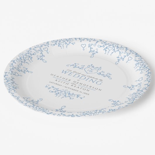 Leaf line art heart monogramm blaue Hochzeit Pappteller (Schrägansicht)