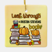 Leaf Through a Dustin Stevens Book Keramikornament (Vorderseite)