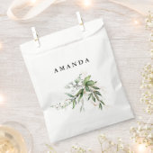 Leafy Botanical Eukalyptus Moderne Grünanlage Zwei Geschenktütchen (Ausgeschnitten)