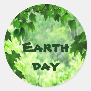 Leafy Earth Day Runder Aufkleber