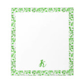 Leafy Green Pattern Moderne Elegante Mit Monogramm Notizblock (Vorderseite)