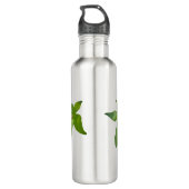 "Leafy Haven: Ein kleiner grüner Frosch auf einem Edelstahlflasche (Rückseite)