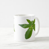 "Leafy Haven: Ein kleiner grüner Frosch auf einem Kaffeetasse (VorderseiteRechts)
