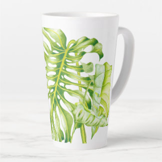 Leafy Skulpturen auf einer großen Latte-Tasse Milchtasse