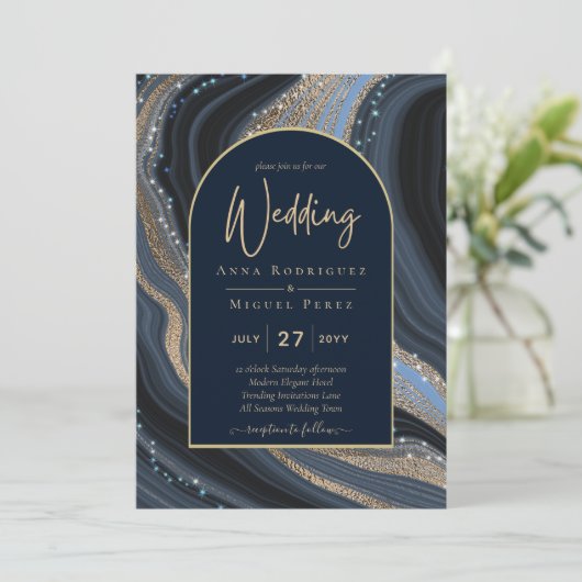 LeahG Navy Blue Gold Agate STARRY NIGHT Wedding Einladung (Stehend Vorderseite)