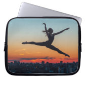 Leaping Ballerina Laptopschutzhülle (Vorderseite)