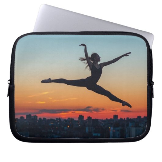 Leaping Ballerina Laptopschutzhülle (Vorderseite)