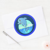 Leaping Happy Dolphin Runder Aufkleber (Umschlag)