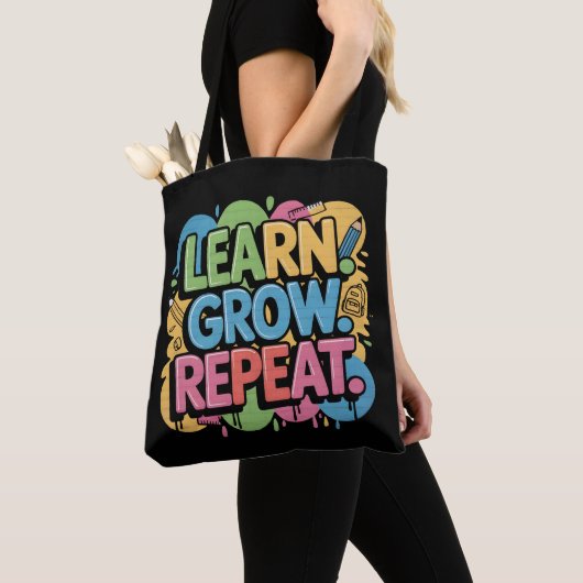 Learn Grow Repeat Graffiti Back to School Design Tasche (Von Nahem)