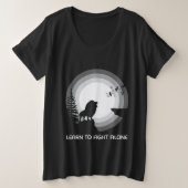 Learn to Fight Alone – Lion Under Moonlight Große Größe T-Shirt (Design vorne)