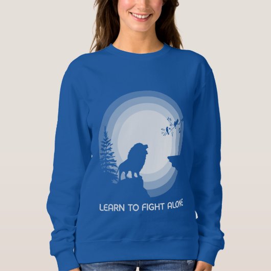Learn to Fight Alone – Lion Under Moonlight Sweatshirt (Vorderseite)