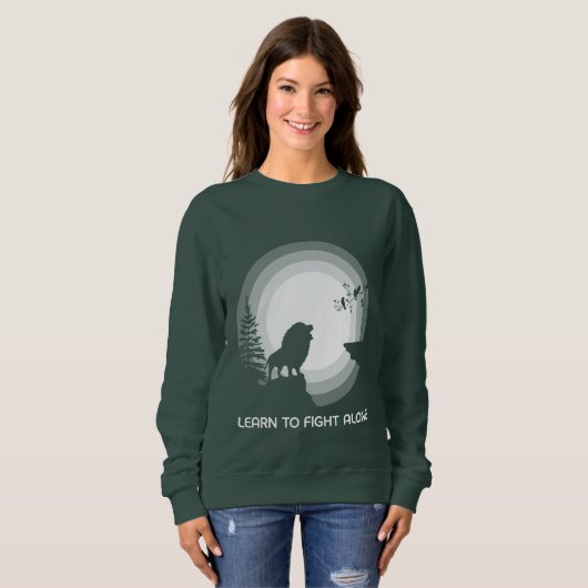 Learn to Fight Alone – Lion Under Moonlight Sweatshirt (Vorne ganz)