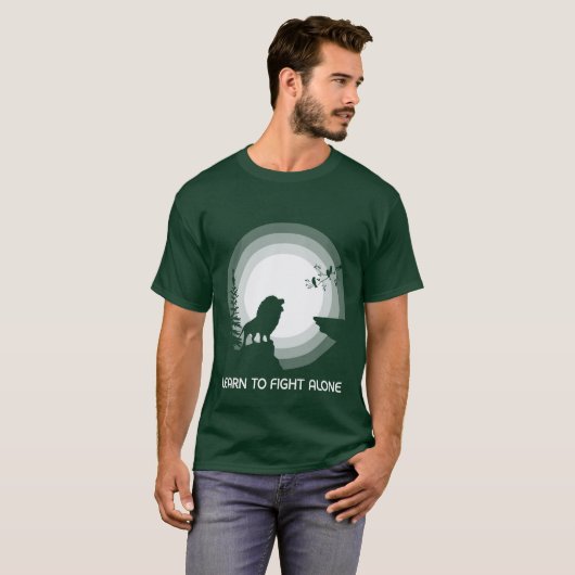 Learn to Fight Alone – Lion Under Moonlight T-Shirt (Vorne ganz)