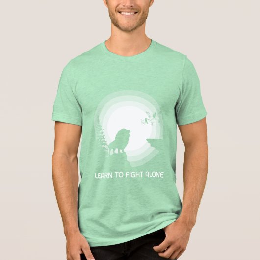 Learn to Fight Alone – Lion Under Moonlight Tri-Blend Shirt (Vorderseite)