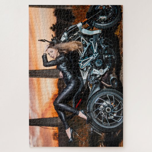 Leather Clad Biker Chick Puzzle (Vertikal)