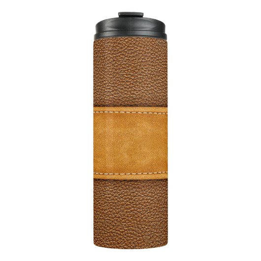 Leather Luxe: Stitched Brown Elegance Thermosbecher (Vorderseite)