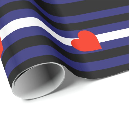 LEATHER PRIDE STRIPED HERZ HORIZONTAL - 2014 PRID GESCHENKPAPIER (Rolleneckpunkt)