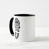 Leave No Trace-Wanderstiefelabdruck-Design Tasse (Vorderseite Links)