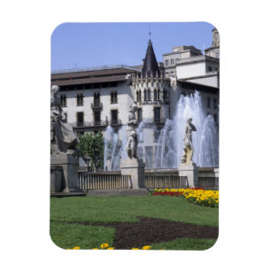 Leben in Spanien die schöne Plaza Cataluna mit Magnet