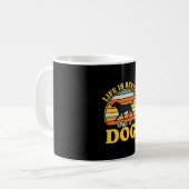 Leben ist besser mit einem Retro-Hund Kaffeetasse (Vorderseite Links)