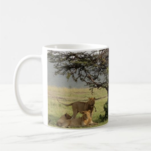 Leben mit der Löwe-Tasse mit aus Afrika-Zitat Kaffeetasse (Links)