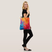 Lebendige abstrakte Wolkentöne Tasche (Am Model)