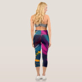 Lebendige Blüte – Explosive abstrakte Blumenenergi Capri Leggings (Rückseite)
