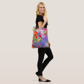 Lebendige Bunte Blumen – Chic Geschenk für Mama Tasche (Am Model)