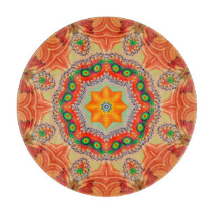 Lebendige Energiefarben: Mandala-Design. Schneidebrett