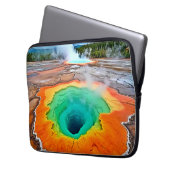 Lebendige Heißquelle: Erdkunst Wunder Laptopschutzhülle (Vorderseite Links)