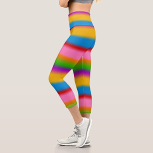 Lebendige mehrfarbige Regenbogen-Verlaufsstreifen Capri Leggings