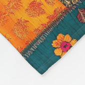 Lebendige Patchworkdecke mit klassischen Blumenmus Fleecedecke (Ecke)