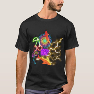 Lebendige Retro-Neon-Collage - Cyberpunk-Koi-Fisch T-Shirt