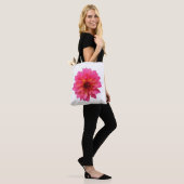 Lebendige rosa Dahlie Tasche (Am Model)