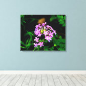 Lebendige rosa Wildblume Leinwanddruck (Insitu (Holzboden))