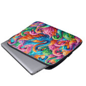 Lebendige Schwan-Traumlandschaft – Psychedelischer Laptopschutzhülle (Vorne Knopf)