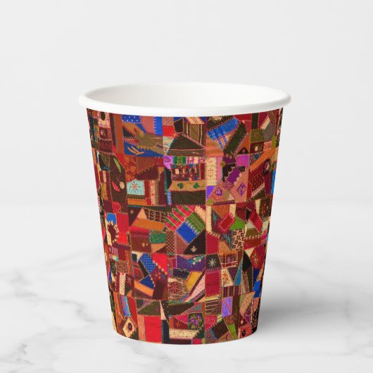 Lebendige Vintage-Crazy-Quilt Pappbecher (Vorderseite)